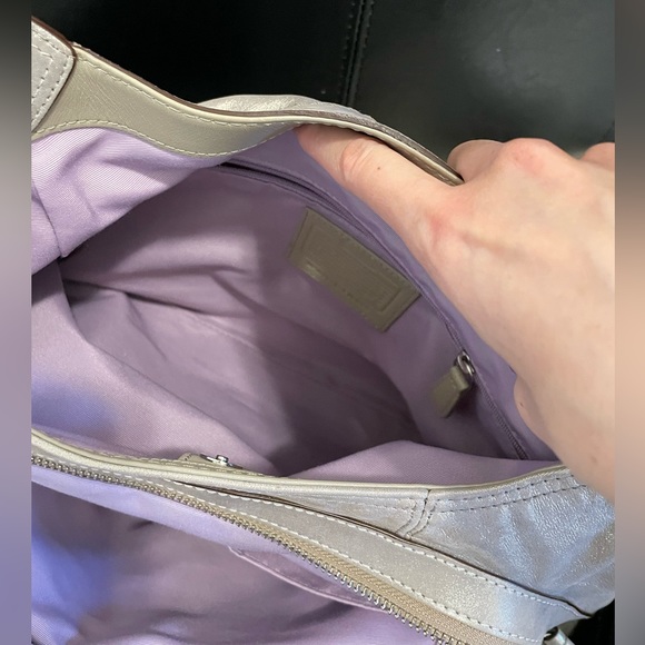 Coach Signature Bag - Picture 6 of 8